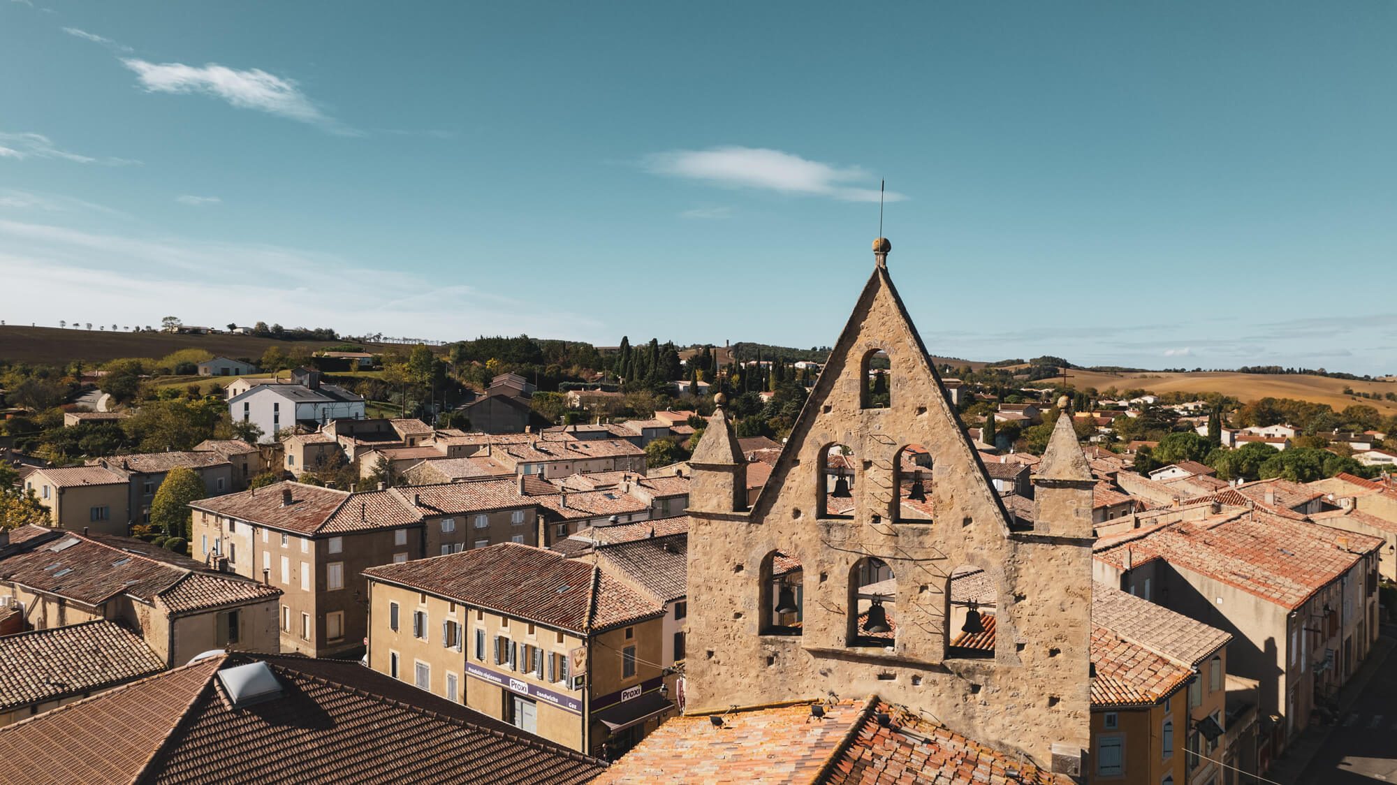 Salles-sur-l'Hers vu du ciel.