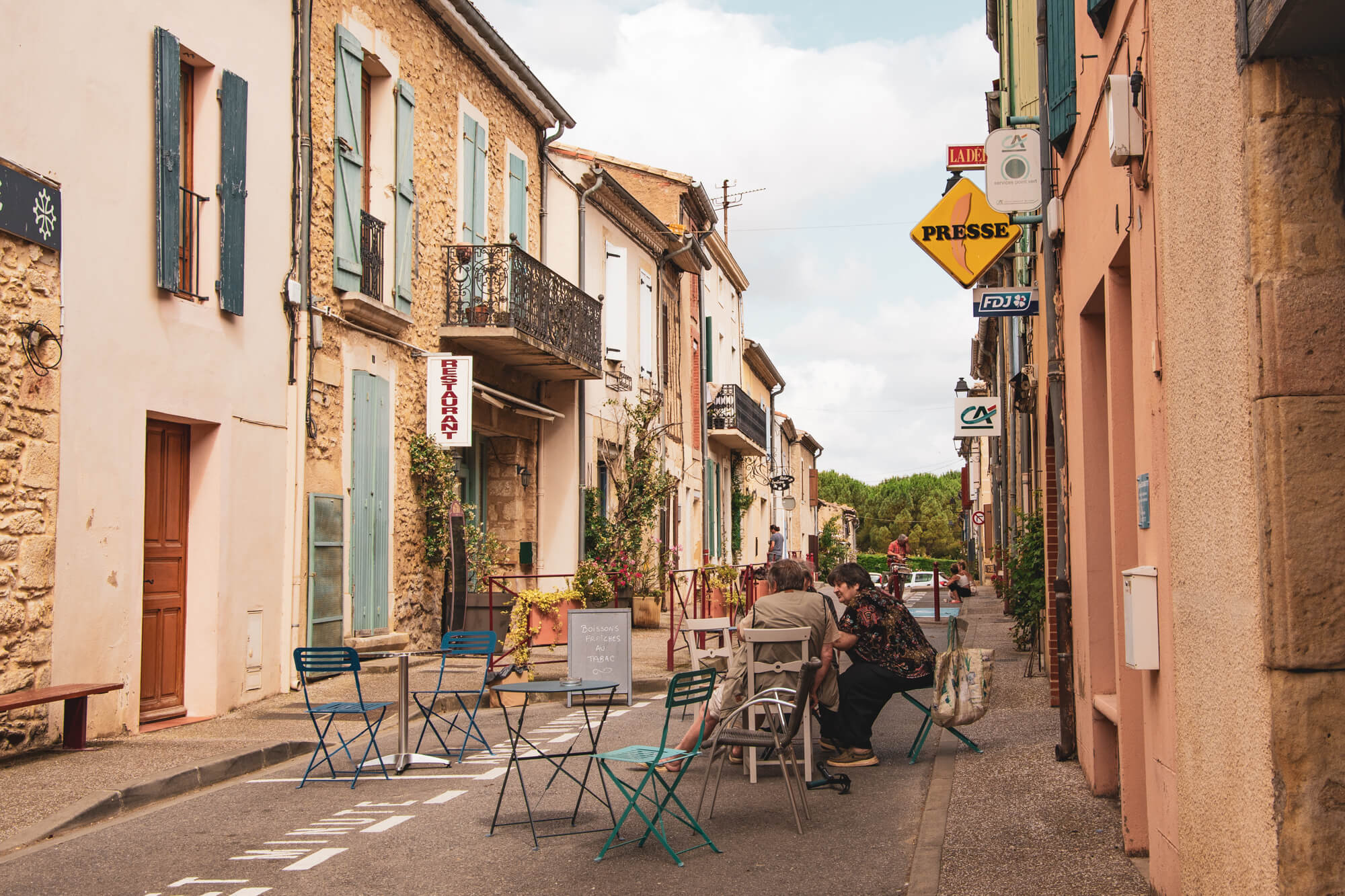 Rue des commerces Salles-sur-l'Hers