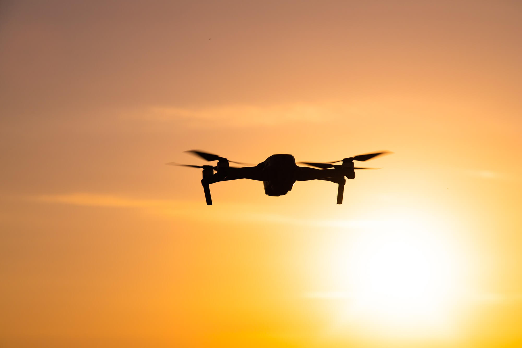 Photo d'un drone dans le ciel